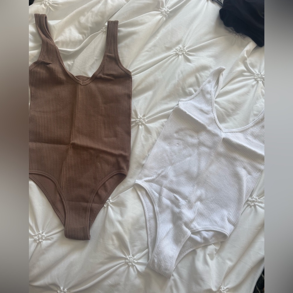 ALOHAS RIBBED BODYSUITS